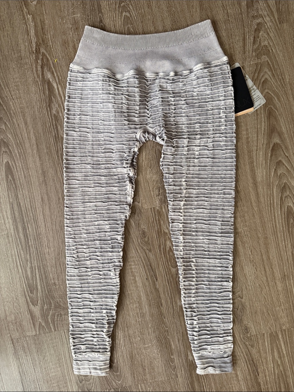 NUX textured mid rise legging stone wash